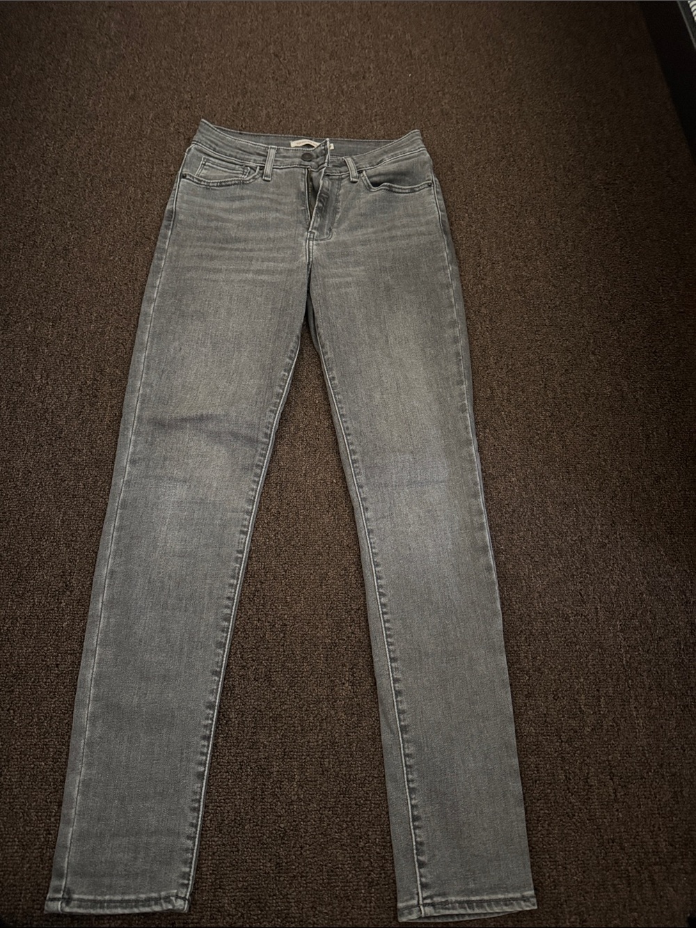 Levi's Women's Skinny Jeans in Faded Gray